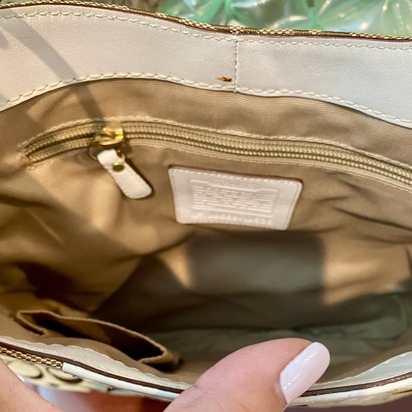Authentic Coach canvas and leather signature with gold hardware. Like New! - Picture 7 of 8
